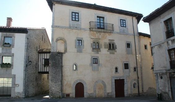 Palacio del Marques de Gastañaga en Llanes, Asturias